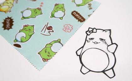 ぴにゃこら太切り絵眼鏡ふき