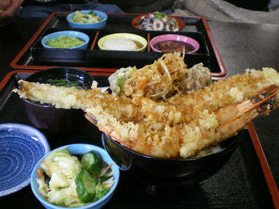 旅食房　三城の蕎麦屋の天丼はすごい♪
