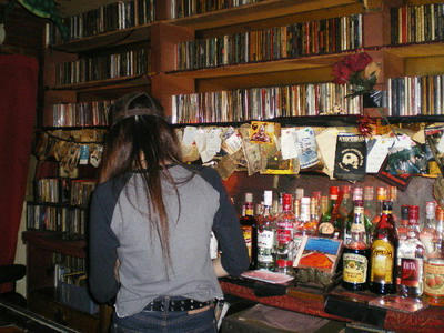 新宿歌舞伎町にある『Rock bar MOTHER』はすごい♪