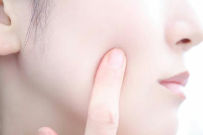【口コミで高評価】敏感肌ユーザーが選ぶNo.1美容液の正体