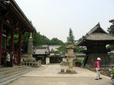 矢田寺の境内