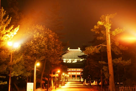 東大寺中門と大仏殿