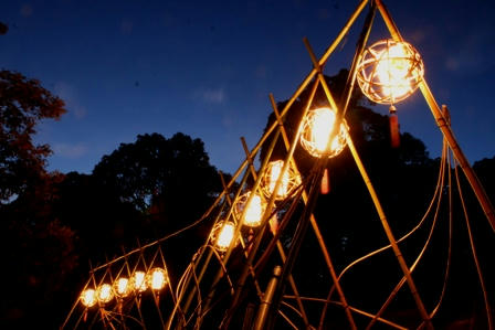 燈籠のトンネル