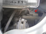 エンジンルームから見たムーヴ(GF-L900S)のヘッドランプ(助手席側)