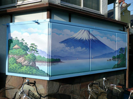 入口右側の壁