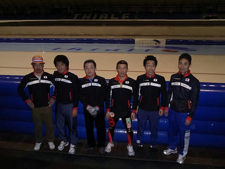 6Skaters1.JPG