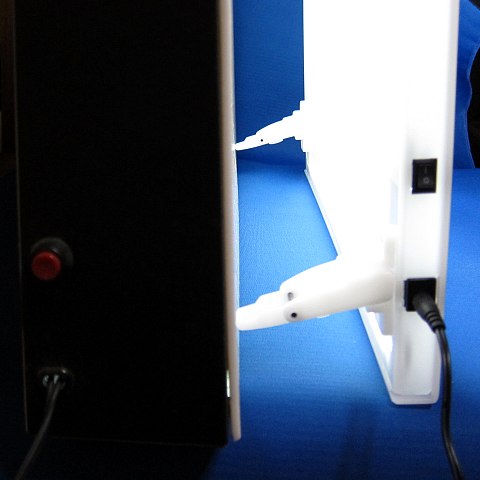 トレビュアーB4-100LEDトレース台09