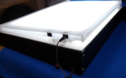 トレビュアーB4-100LEDトレース台10