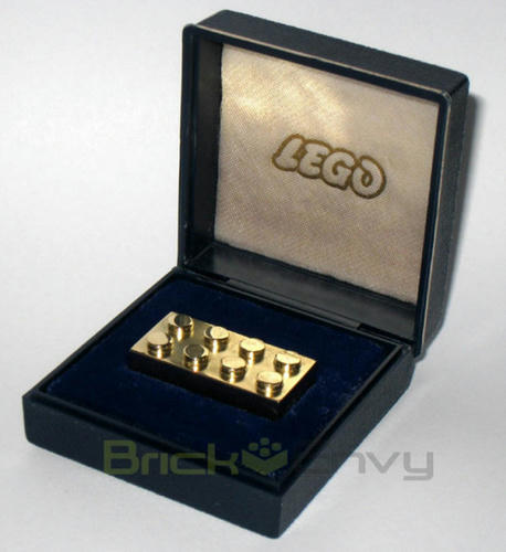1コ120万円 純金のレゴブロック