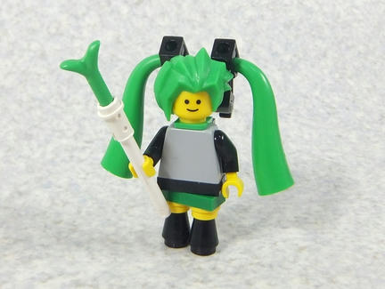 長ネギを持った『初音ミク』のミニフィグ