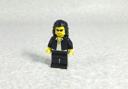 LEGOでできた佐村河内守氏