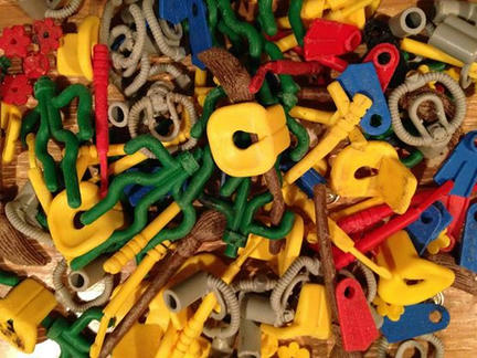 大量のLEGOが漂着するビーチ