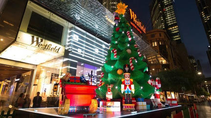 シドニーに巨大LEGOクリスマスツリー登場