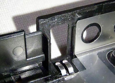 ThinkPad R61 ボトムケース割れ補修：左USB部内側補修後
