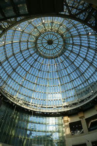 高松丸亀町商店街のガラスドーム。大きい。直径26m、高さ32.2mだそう。