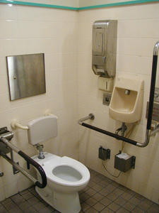 恵比寿東公園多目的トイレ