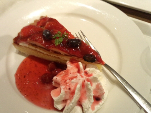 66キッチン　いちごのタルト