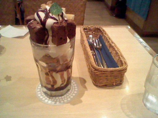 チョコレートパフェ