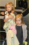 angelina-jolie-brad-pitt-kids-leaving-tokyo-05.jpg