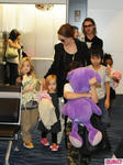 Brad-Pitt-Angelina-Jolie-Their-Children-Leave-Japan-2-435x580.jpg