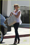 charlize-theron-oversized-bag-03.jpg