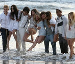 Cast-doing-a-photoshoot-at-the-beach-90210-8095185-550-469.jpg