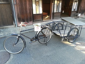 自転車とリヤカー