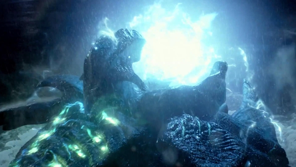 パシフィック・リム(Pacific Rim)イジュウが口から放電すると、イェーガーと香港基地のシステムがダウンしてしまいます