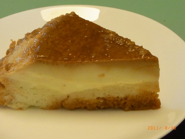 プリンケーキ（ケーキとプリンとカラメルの3層になってます）