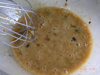 ここで红糖をあえてダマにして残しました