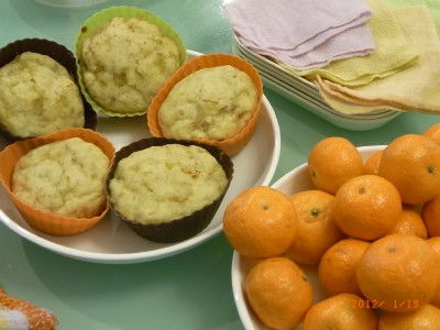 器にしたのは洗って繰り返し使えるシリコンカップです