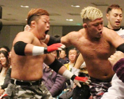 星野、竹田vs伊東、高橋