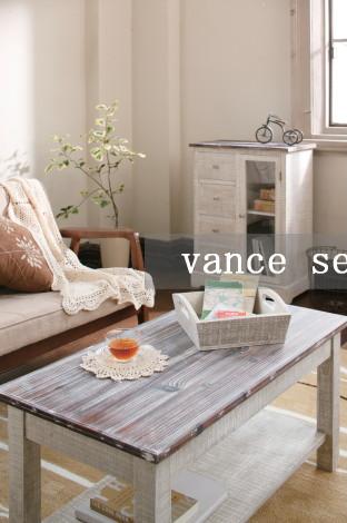 vance(ヴァンス) 天然木をカントリー調のユースド加工したシェルフ。ホワイトの塗装からうっすらと見えるセダーウッドの木目が美しい造りとなっており長年使い込んだかのようなアンティークな雰囲気が特徴的です。懐かしいカントリー調の雰囲気があなたのお部屋にぬくもりが創り出します。