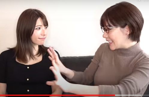 タメ口で話す後輩女性えいみと先輩の亜衣｜男の主観