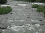 穴山橋上
