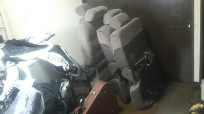 シートが邪魔です