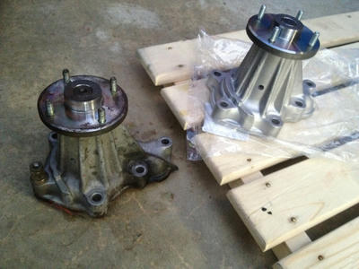 新旧ウォーターポンプ