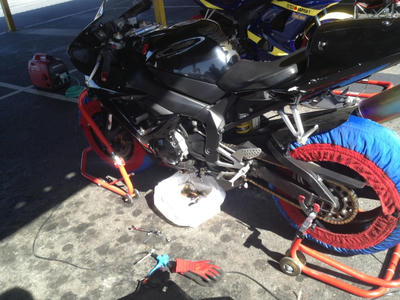 R1からオイル抜く