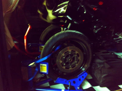 タイヤだけでチョックにゴーン！