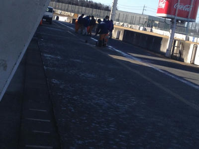 バーナーで氷を溶かす！