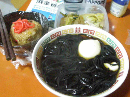 ８５７夜　ブラックラーメン