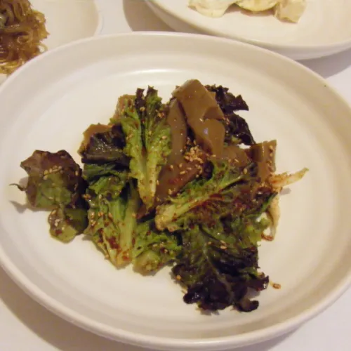 トトリムク・ムチム（どんぐりムクの和え物）