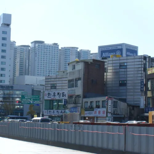 ブラウンホテルから駅への道
