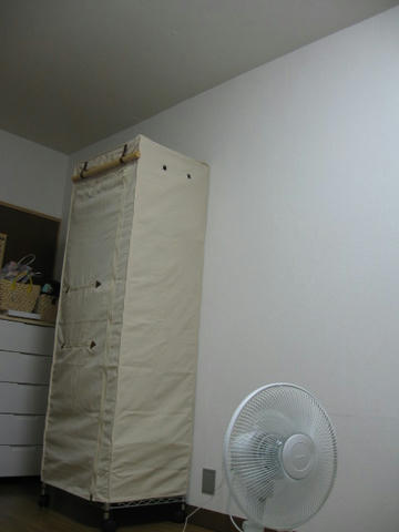 wardrobe.jpg
