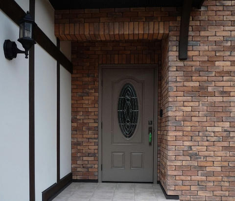 entrance3.JPG