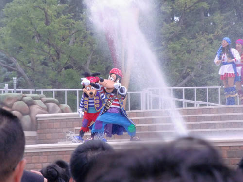 「父さん、水出るとこ踏んでない？」(←そんなこと出来るんだろか；)