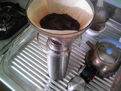 水筒にコーヒーを