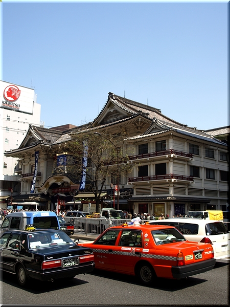歌舞伎座<br><br>日本伝統芸能のひとつ「歌舞伎」専用の劇場。<br>現在の建物は1951年(昭和26年)に改修・再建された4代目。