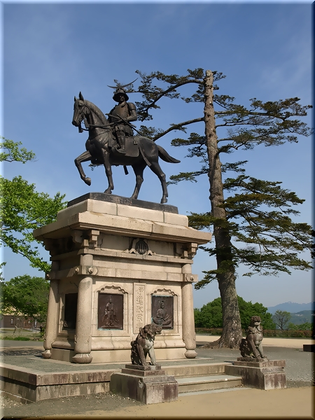 伊達政宗 (1567~1636年)<br><br>出羽国および陸奥国の戦国大名であり、陸奥仙台藩の初代藩主。<br>幼少期に天然痘により右目を失明、後世では「独眼竜」と称される。