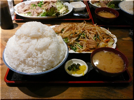 特盛り肉キムチ野菜炒め定食（特特盛り）